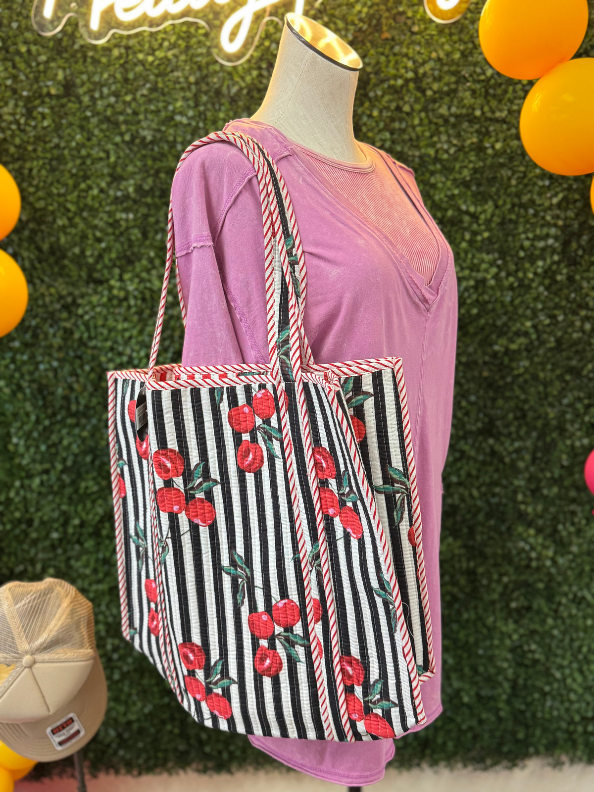 QUILTED TOTE BAG