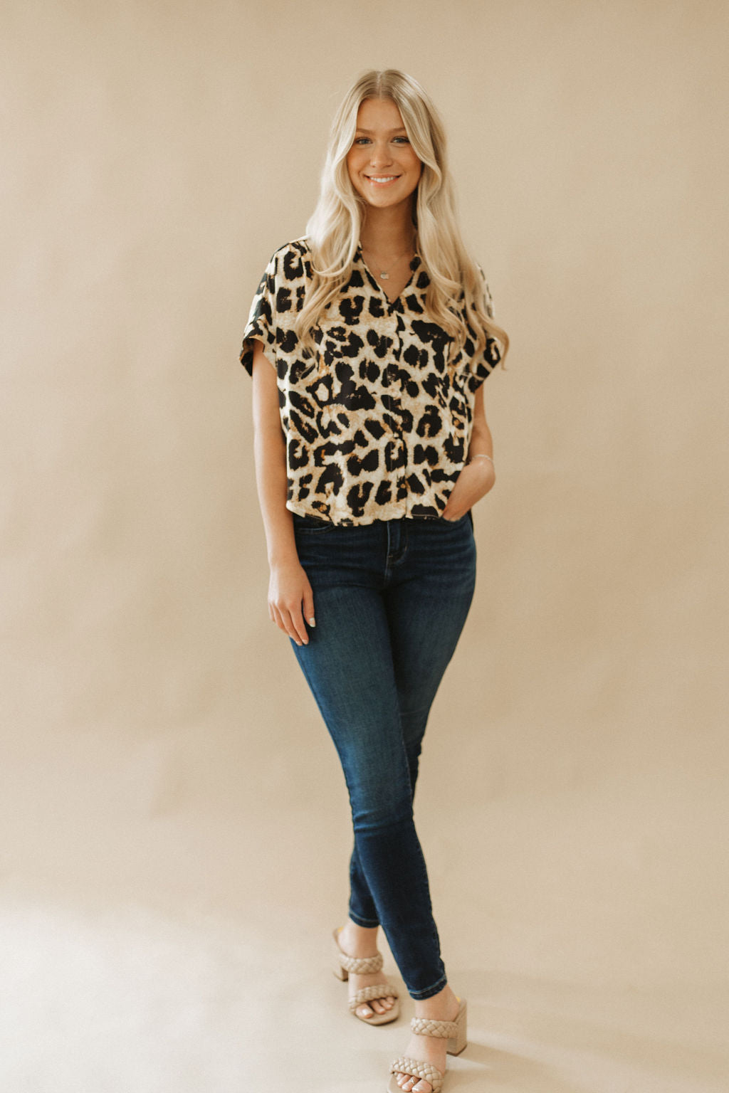 LEOPARD BUTTON TOP