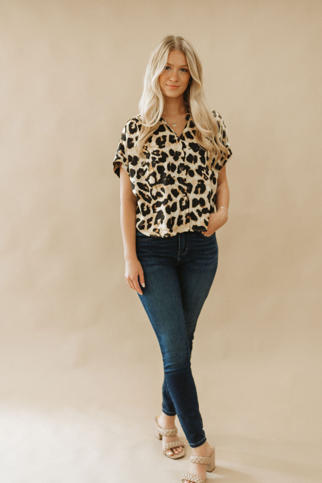 LEOPARD BUTTON TOP