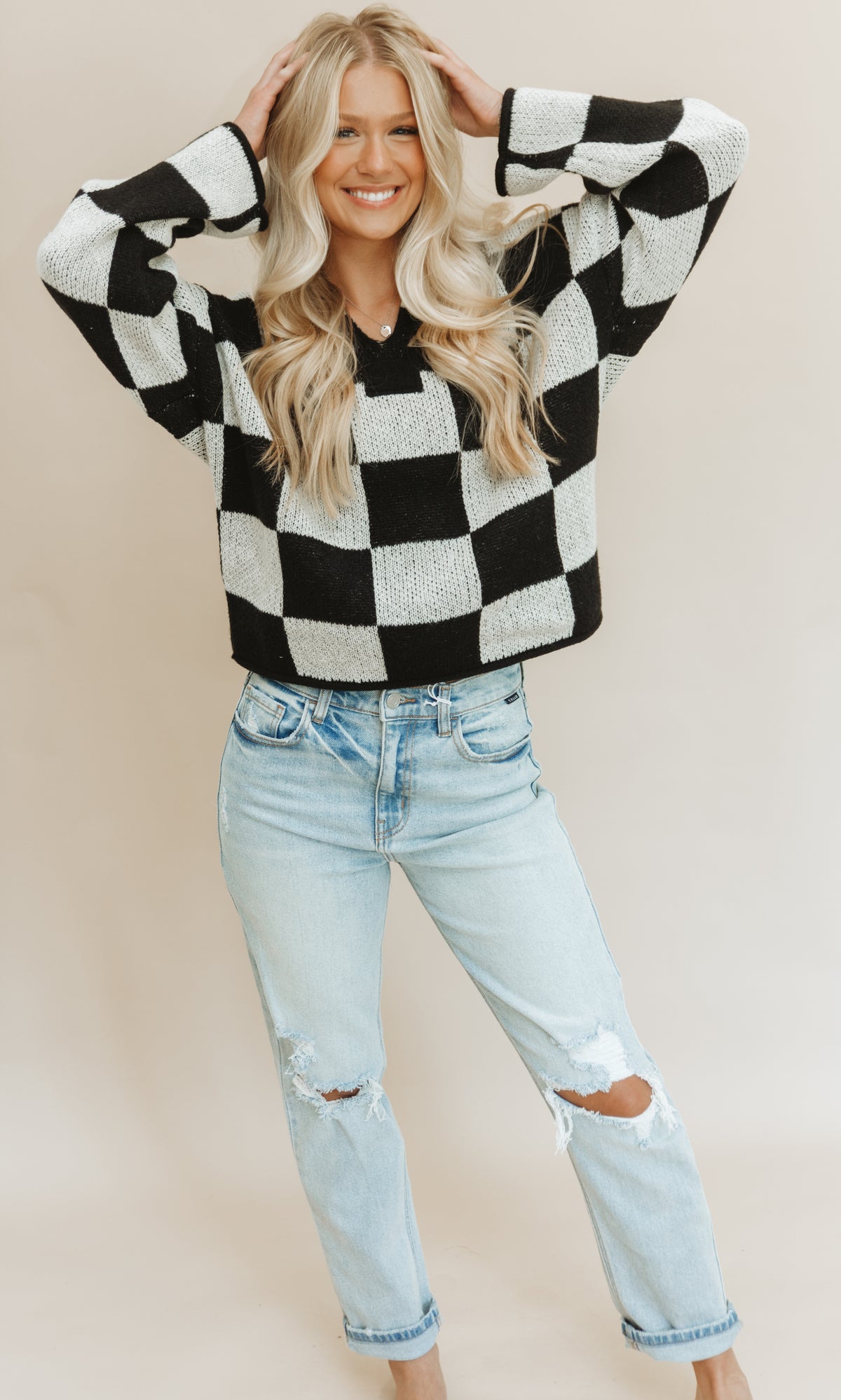 BLACK CHECK SWEATER