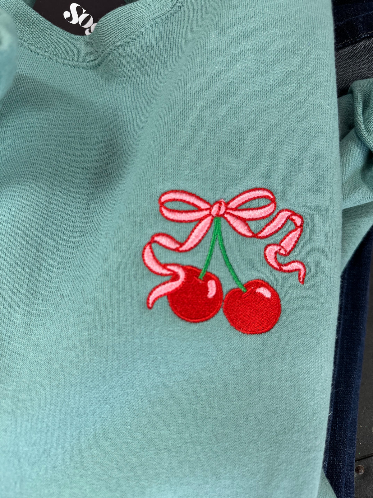 CHERRY EMBROIDERY SWEATSHIRT