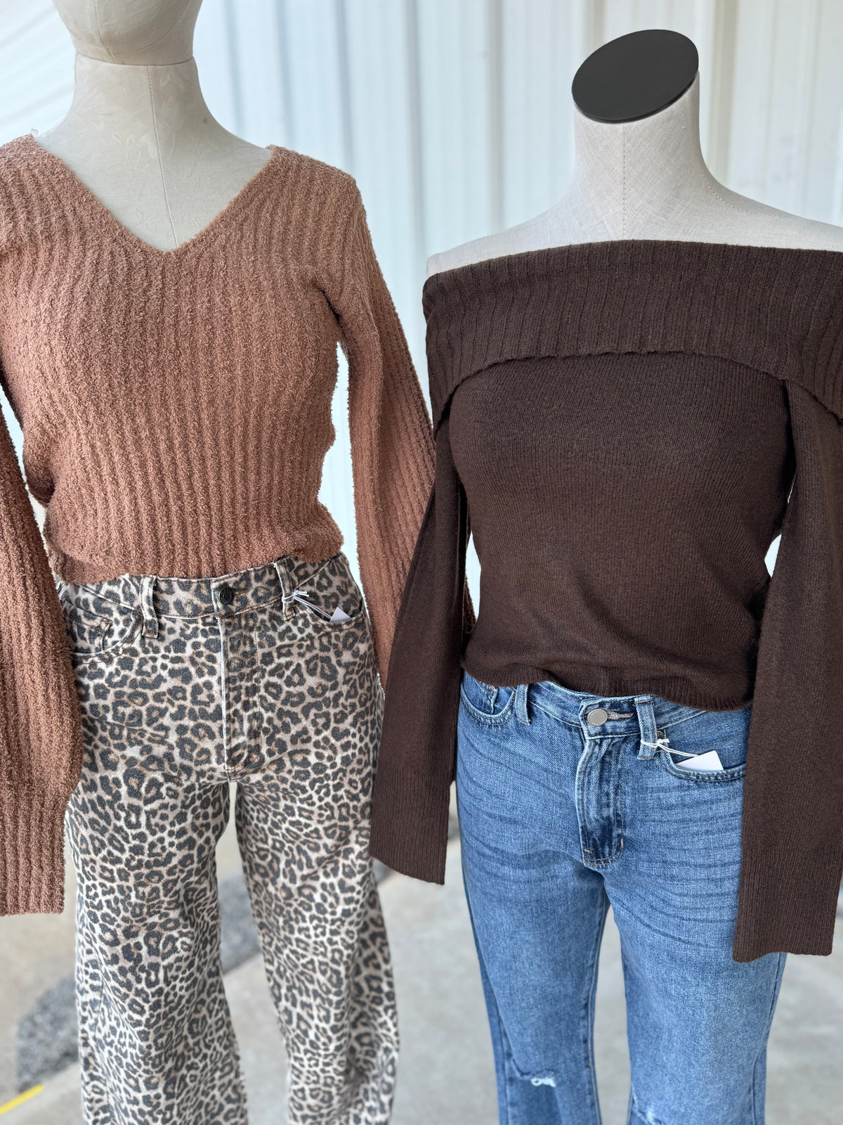 TRUE SWEATER TOP