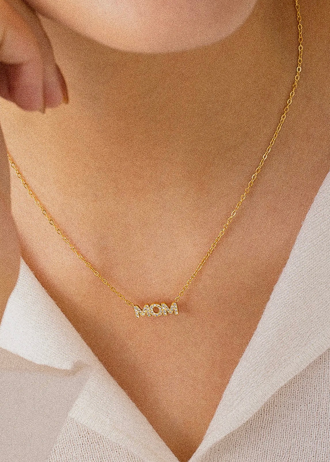 MOM NECKLACE