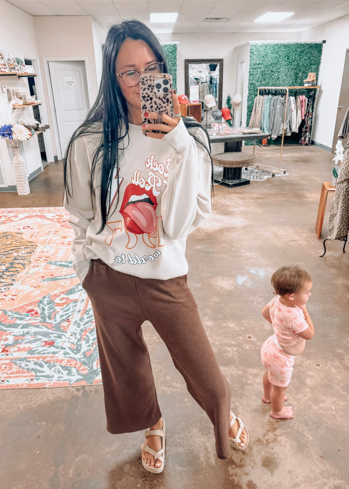 ROCK N ROLL SWEATSHIRT