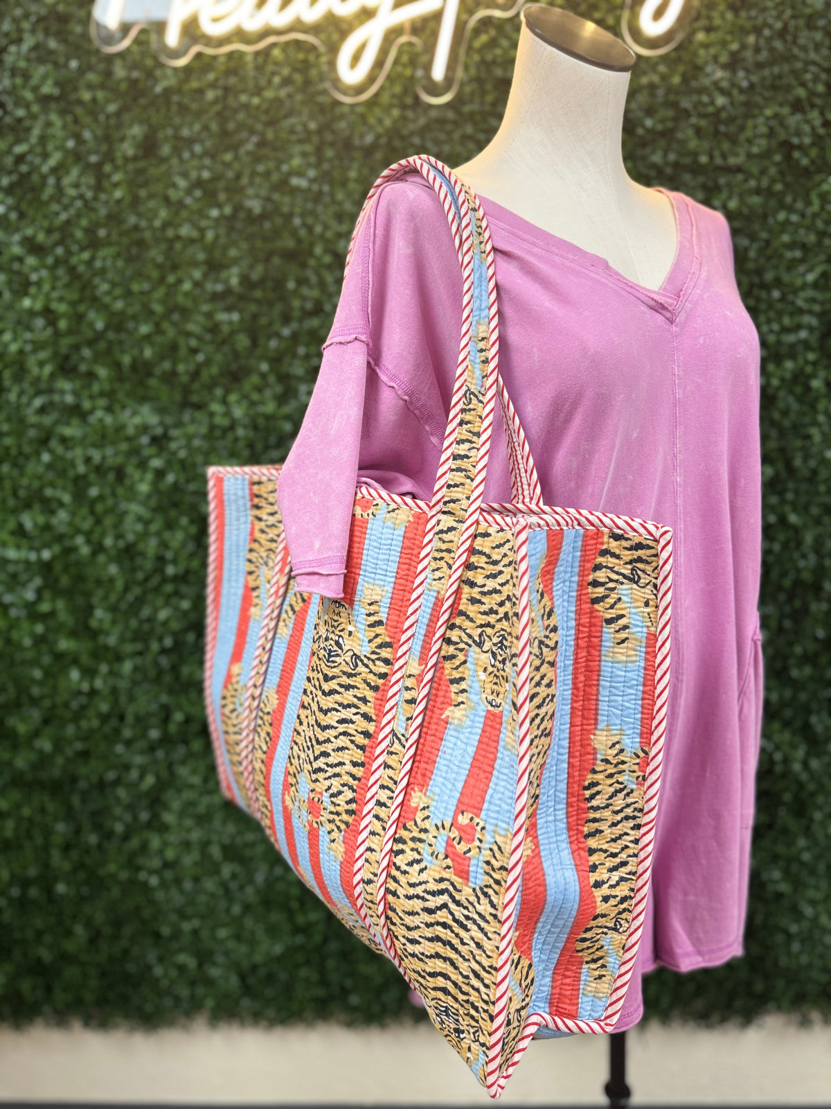QUILTED TOTE BAG