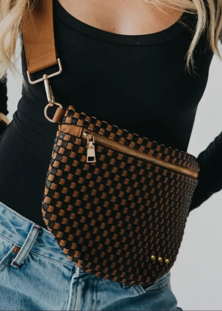 BIRDIE SADDLE CROSSBODY