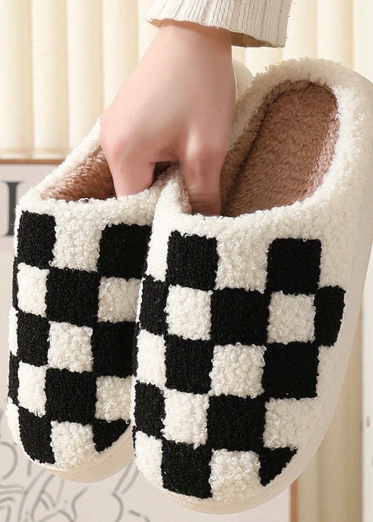 CHECKERED SLIPPERS