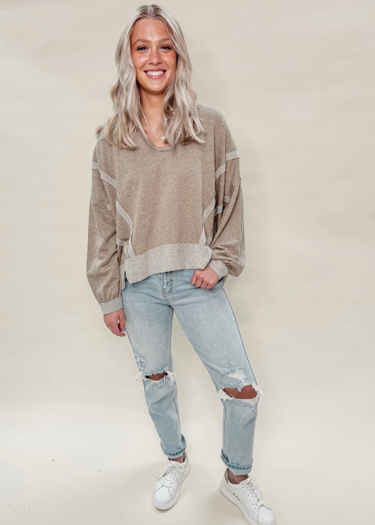CONTRAST HOODIE